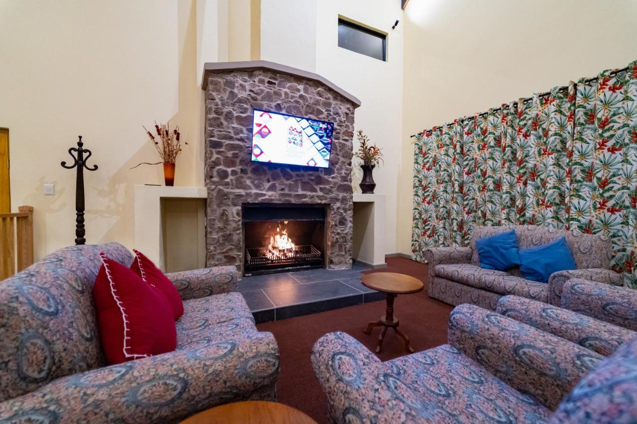 Gooderson Monks Cowl Golf Resort Champagne Valley Extérieur photo
